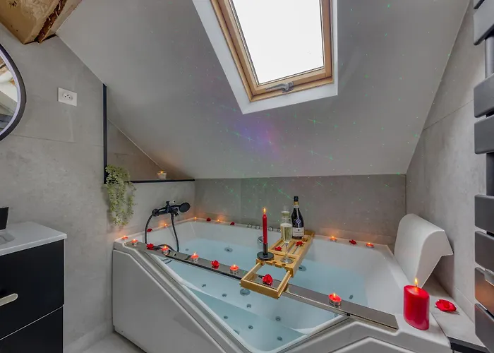 Cocon De Charme Hyper-centre アパート モントロー・フォー・ヨンヌ